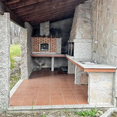 Casa de Férias Spacious House With Mountain View In Fernando Vila Fernando (Guarda)
