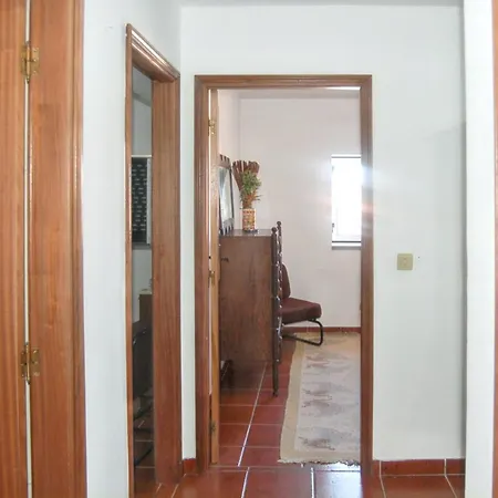 Spacious House With Mountain View In Fernando Casa de Férias