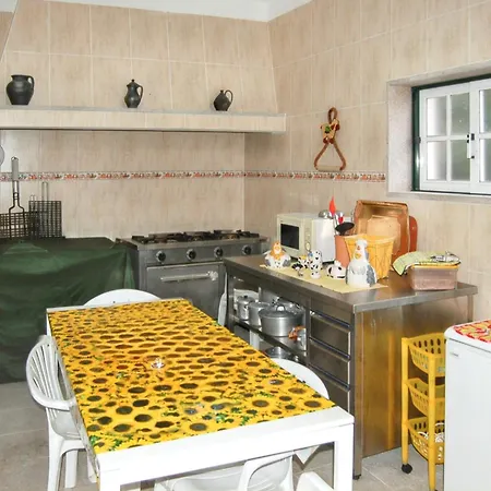 Spacious House With Mountain View In Fernando Casa de Férias